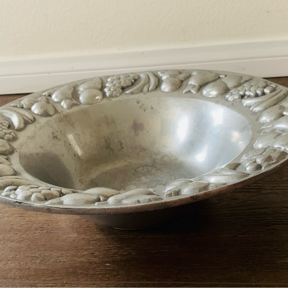 Vintage large aluminum bowl - Picture 9 of 9